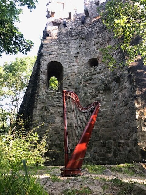 harfe an der stollburg